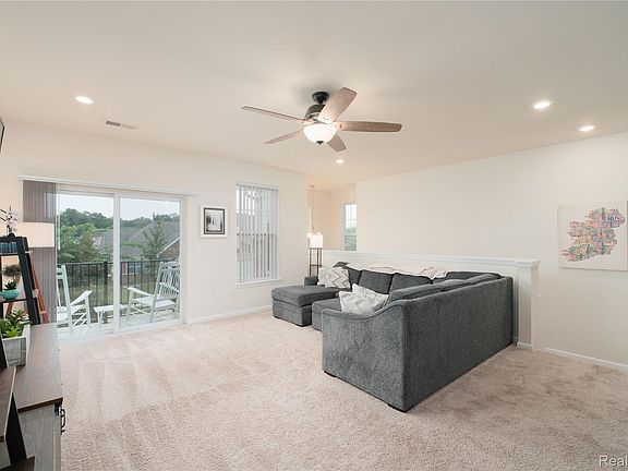 3rd image of 9888 Ridge Run St