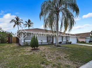 1296 Woodcrest Rd S, West Palm Beach, FL 33417