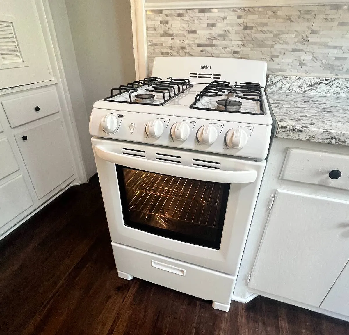 1 bed, 1.0 bath, $800 — Photo 4