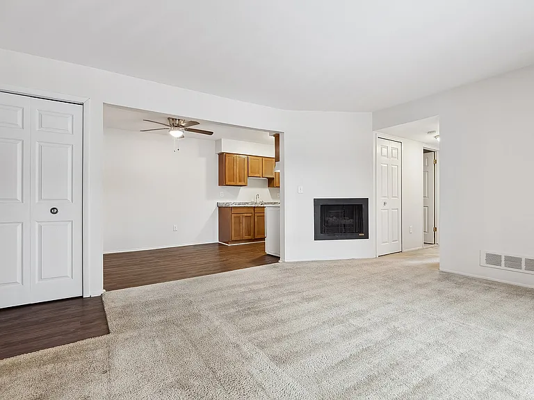 Clinton Manor Apartments — Photo 16