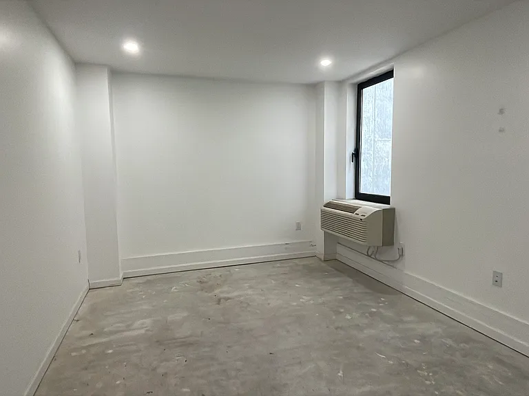 556-557 Market St #1C — Photo 8