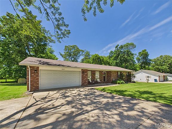 3rd image of 6201 Pinecrest Dr