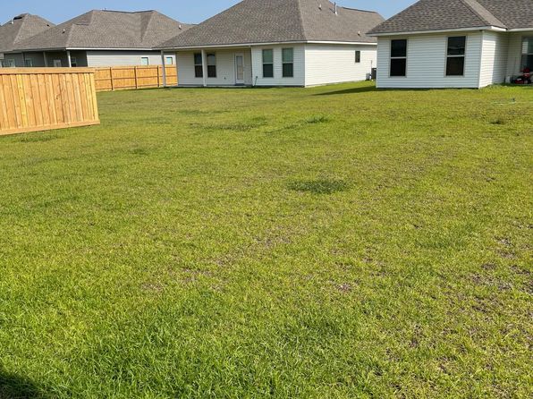 39514 Midland Dr, Gonzales, LA 70737