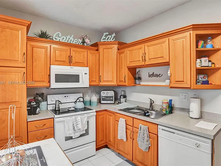 10540 SW 154th Ct #7 — Photo 17