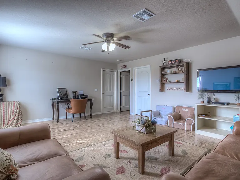 3901 Bahama Ave — Photo 29
