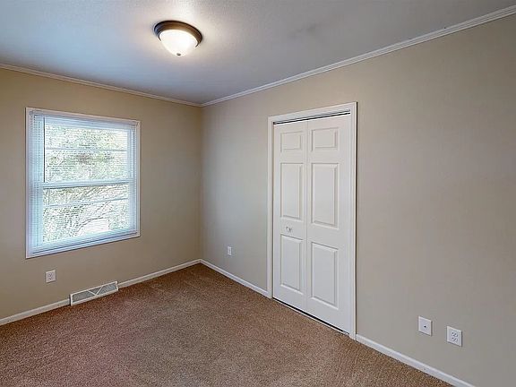 4th image of 1445 Lynn Ave
