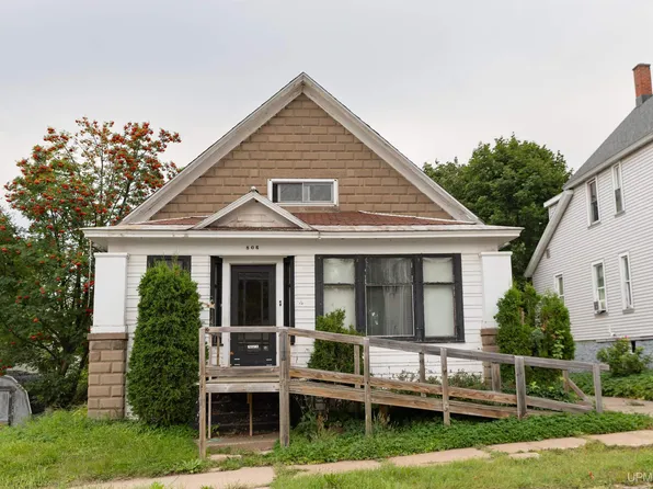 806 N 1st St, Ishpeming, MI 49849