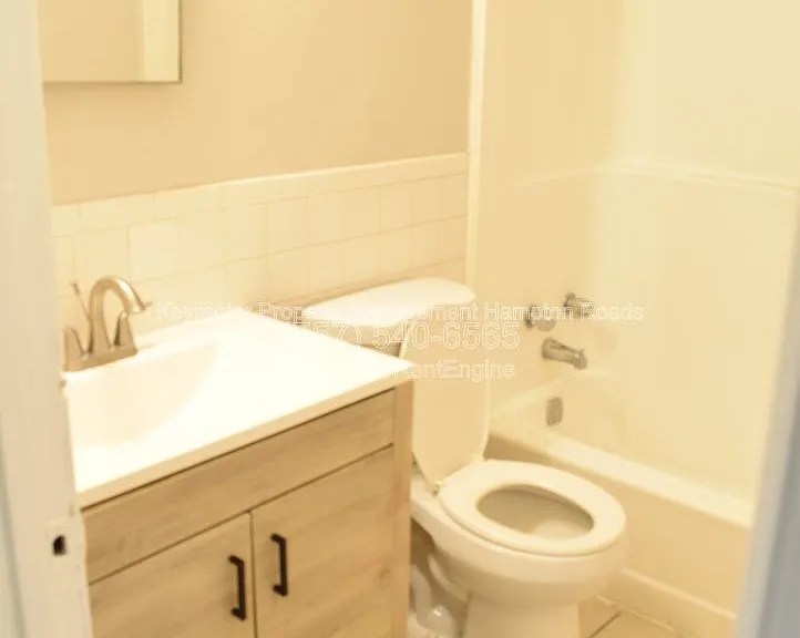 4670 Kincaid Ave #E — Photo 8
