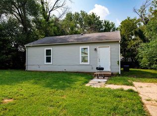 3521 E Sunview Ave, Wichita, KS 67216