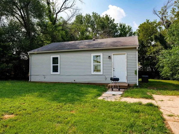 3521 E Sunview Ave, Wichita, KS 67216
