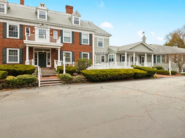 5 Porter Rd Unit 105, Andover, MA 01810