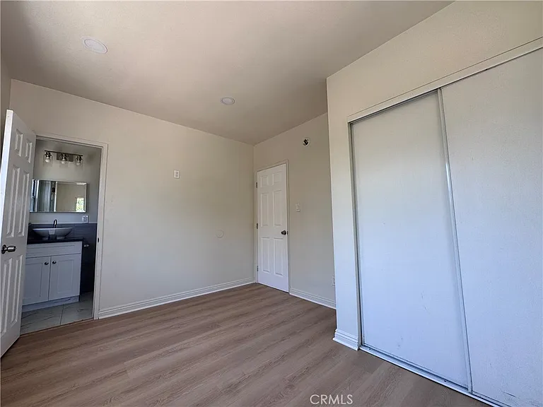 875 W 41st Dr — Photo 13