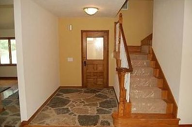 3rd image of 1911 Lakeview Cir