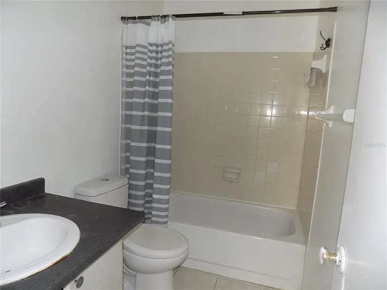 6124 SW 10th Pl #A — Photo 18