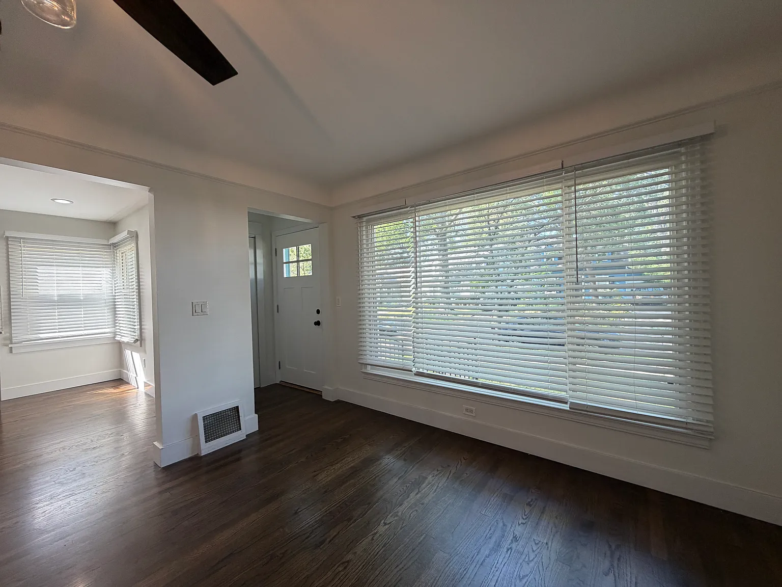 3 bed, 1085 sqft, $2,200 — Photo 4