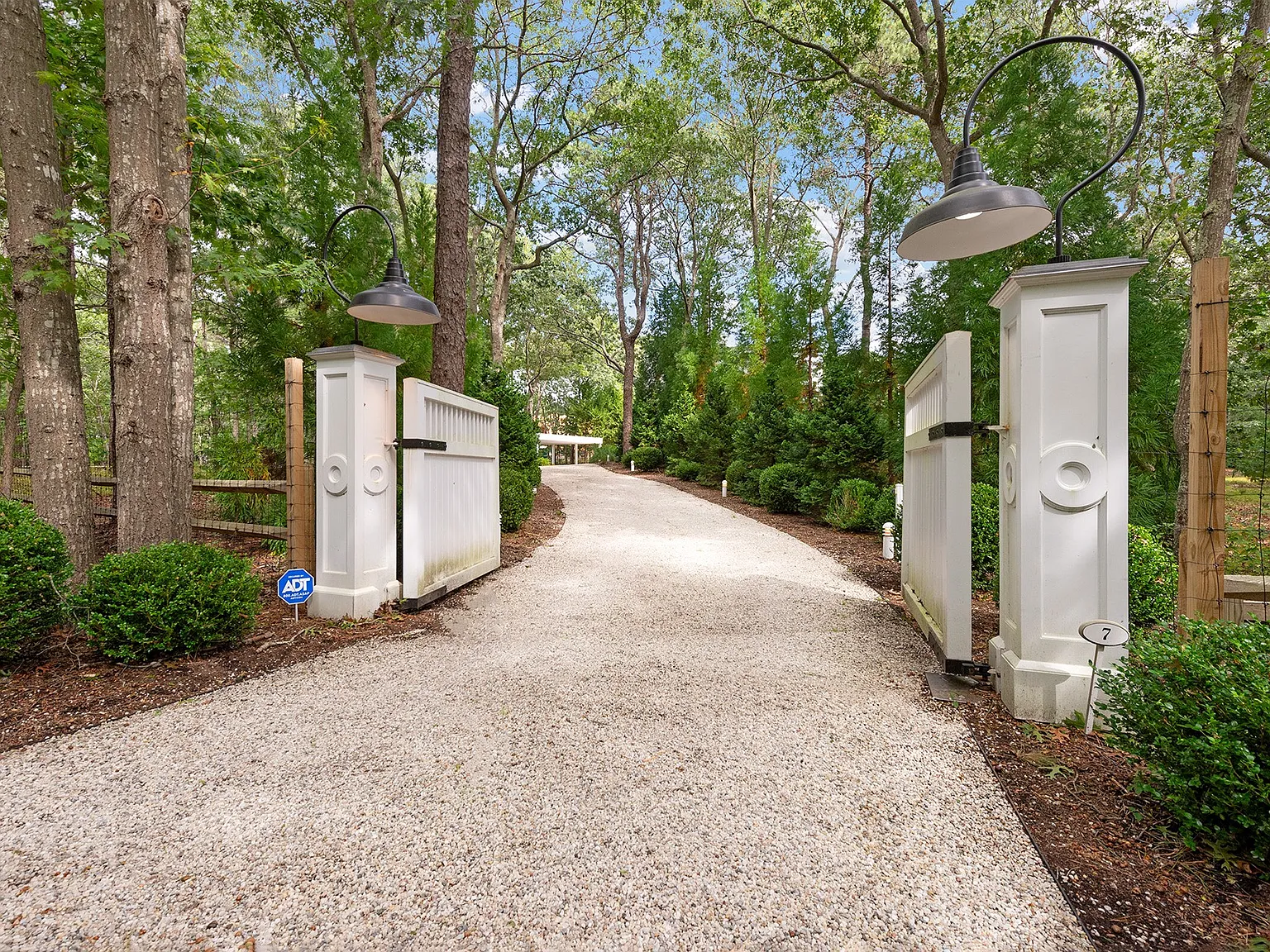 Gated East Hampton Resort Home — Photo 2