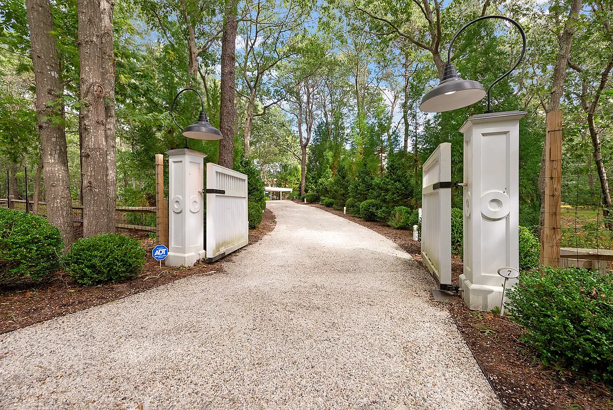 Building Photo - Quarty Cir