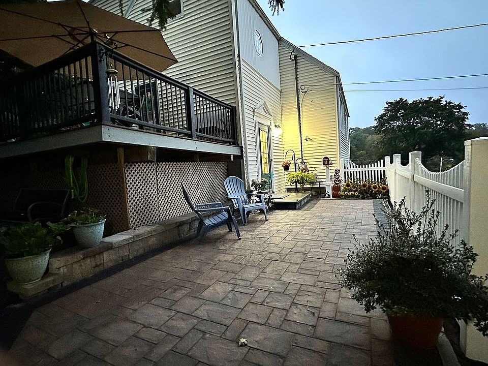 2nd image of 8 Kings Grant Rd