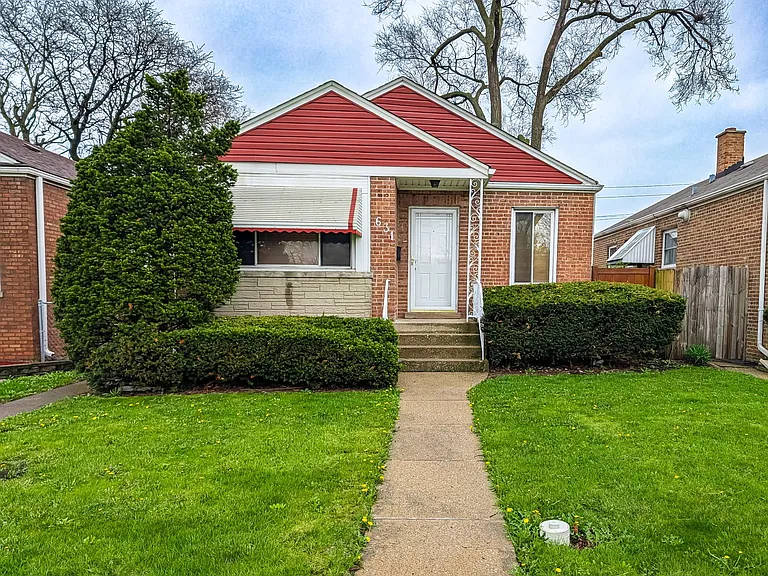 631 Balmoral Ave — Photo 1