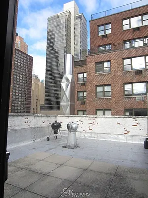 Rented by City Connections Realty | media 29