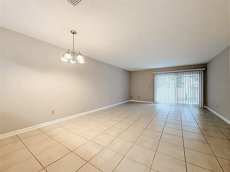 2113 NE 38th Ave — Photo 15