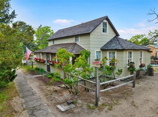 39 Central Ave, Clinton, CT 06413