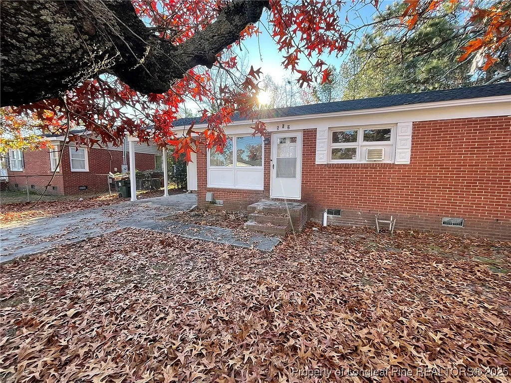 3 bed, 1.0 bath, 950 sqft, $1,150 — Photo 3