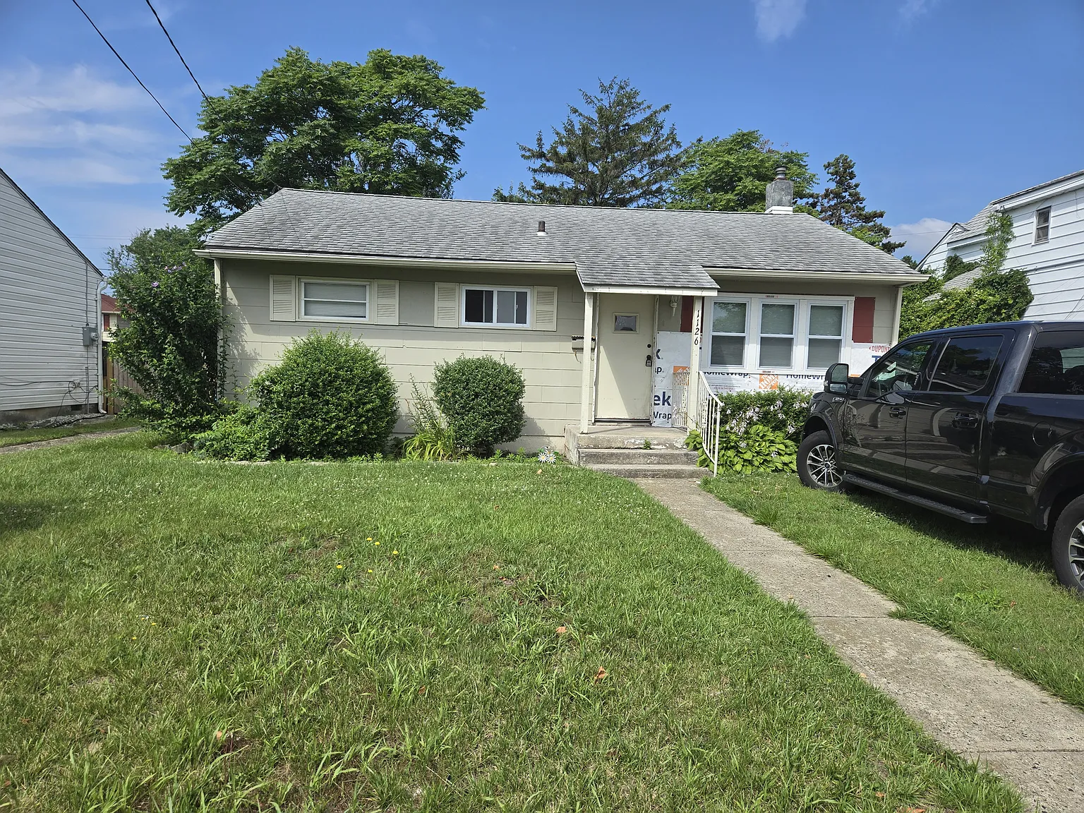 1126 N Indiana Ave photo 1