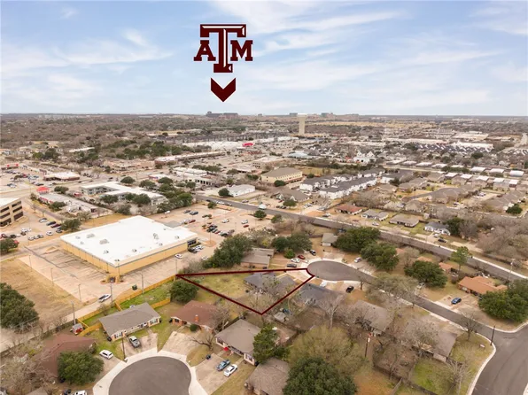 204 Harvard Ct, College Station, TX 77840