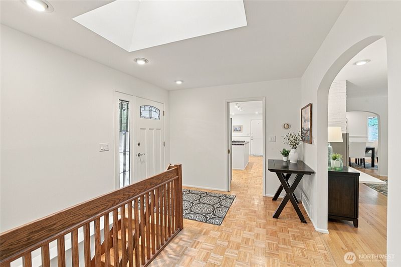 3rd image of 8515 27th Avenue NE
