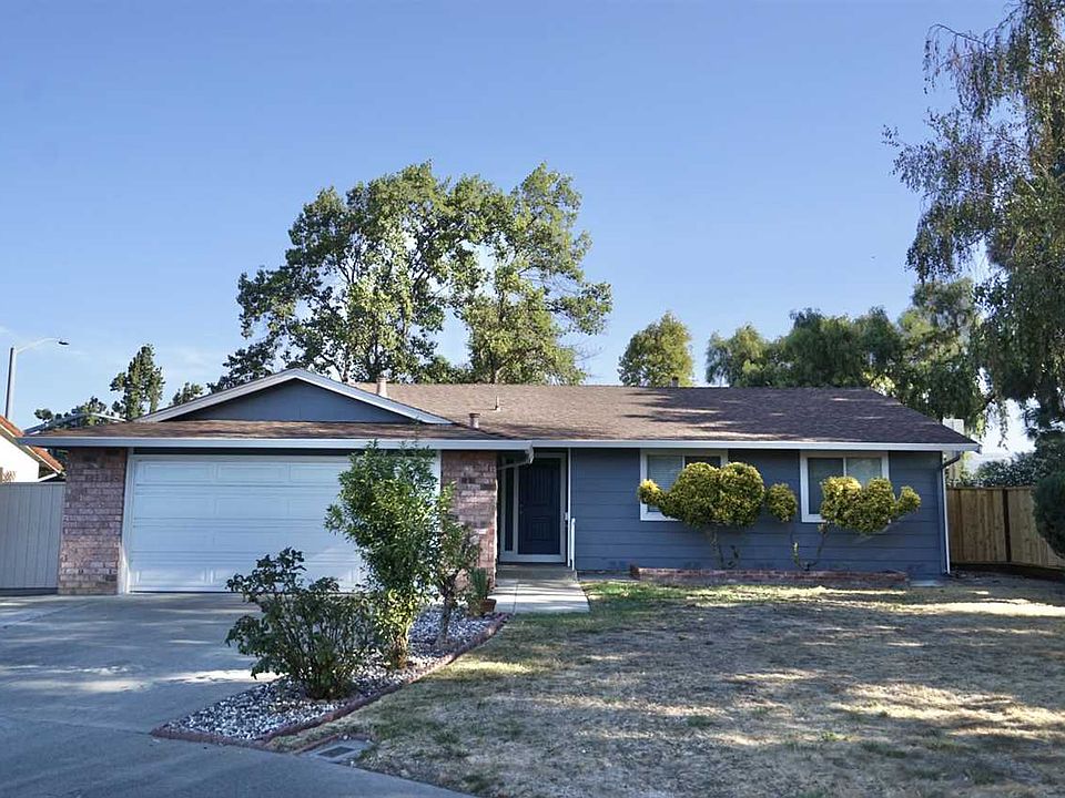 1st image of 34368 Barnfield Ct