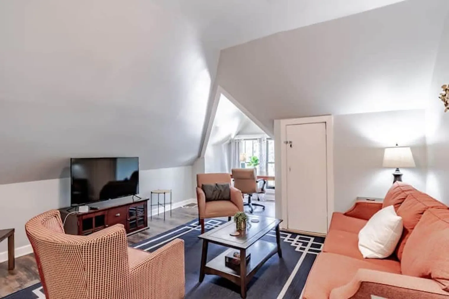 2 bed, 2.0 bath, 1065 sqft, $1,943 — Photo 4