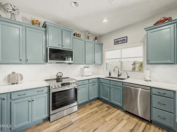 857 W Banyan Avenue, Queen Creek, AZ 85140