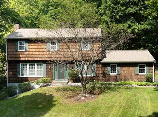 18 Fir Dr, Danbury, CT 06811