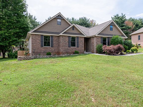 2nd image of 418 Lynnwood Dr