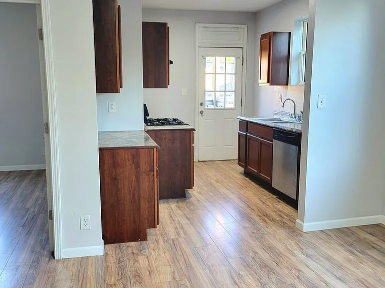 2450 Cleveland Blvd — Photo 6