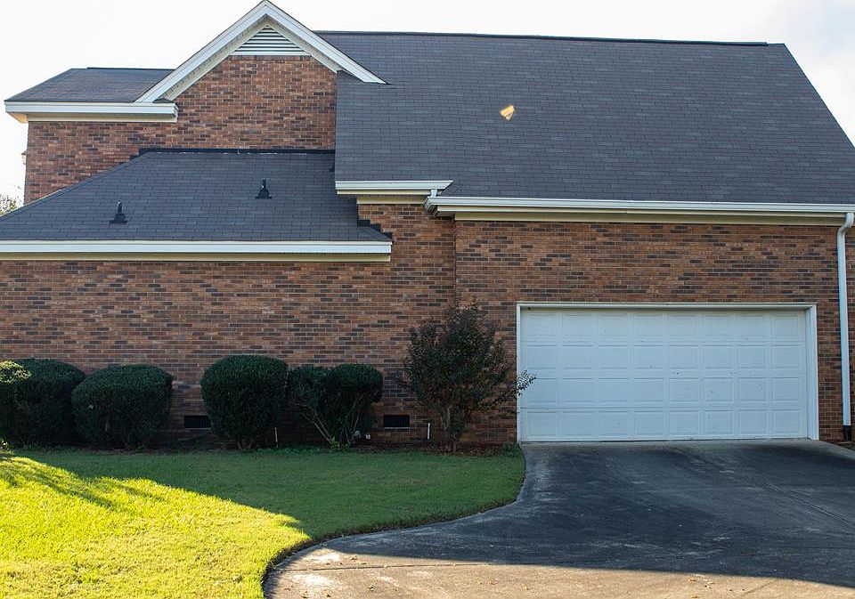 2nd image of 268 Camelback Ct