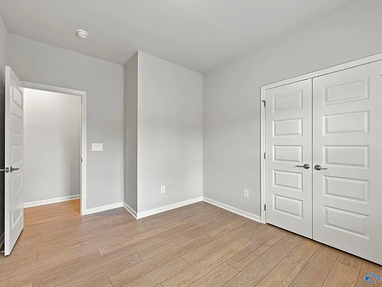 7211 Holly Creek Dr — Photo 25