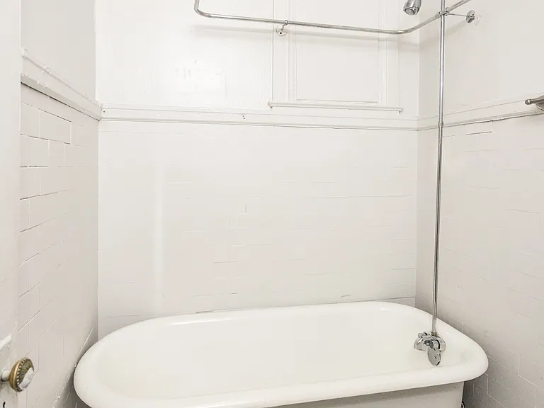 Pasadena Apartments — Photo 57