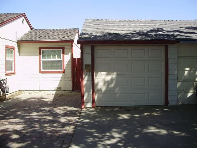 2nd image of 439 Line St