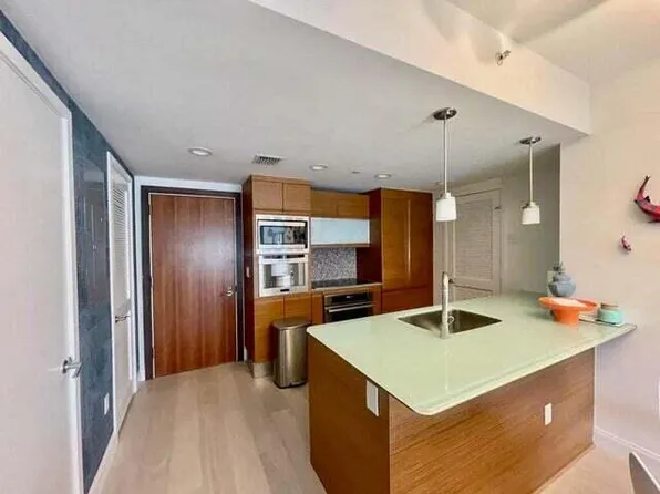 5875 COLLINS Avenue #1606, Miami Beach, FL 33140