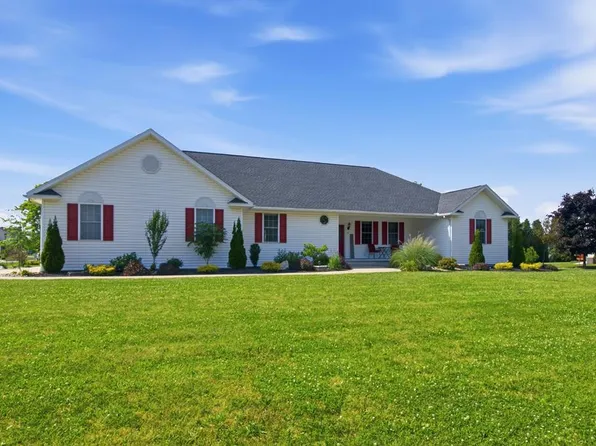 17 Still Dr, Clarion, PA 16214