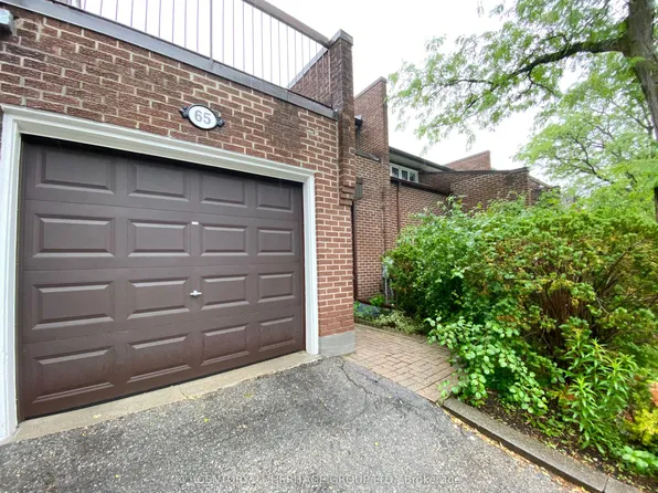 65 Black Hawk Way, Toronto, ON M2R 3L7