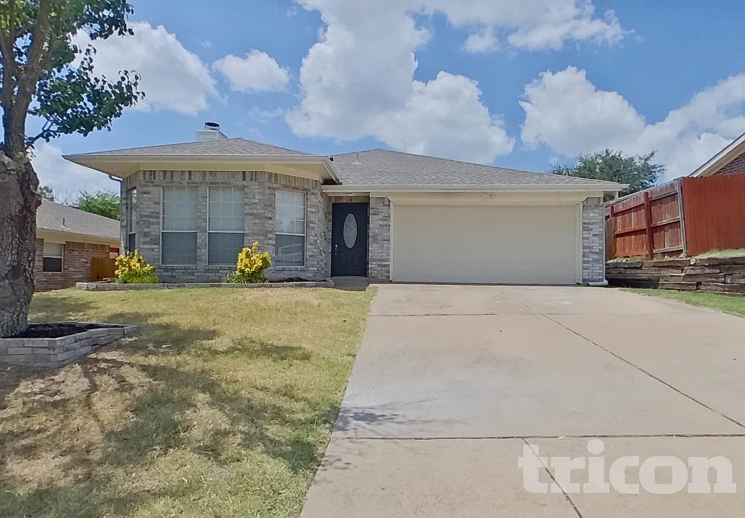 6429 Riverwater Trl Fort Worth TX — Photo 2