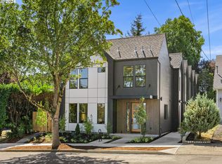 1788 SE Spokane St #6, Portland, OR 97202