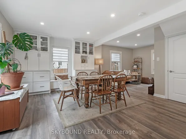 790 The Queensway, Toronto, ON M8Z 1N5