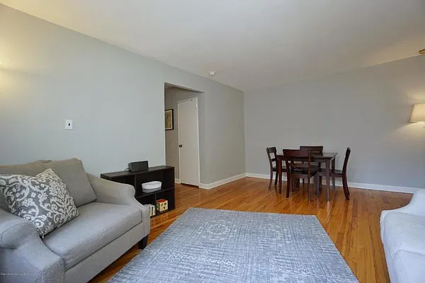 Sold by REMAX Elite | media 10