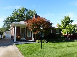 22418 Carolina St, Saint Clair Shores, MI