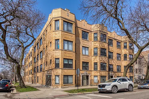 3058 W Cortland St #103 Photo 1