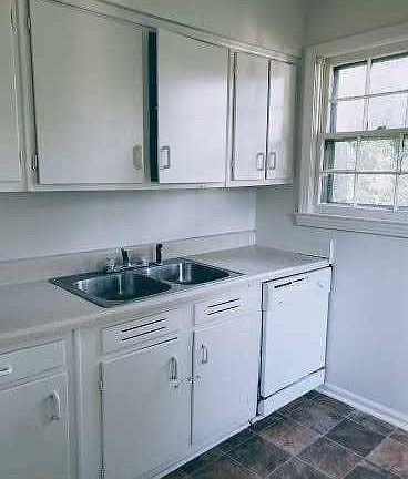 4th image of 695 Saint Nick Dr